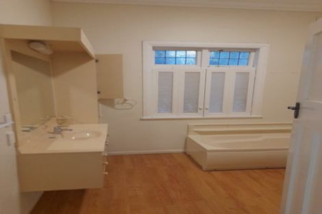 Photo of property in 27 Beauchamp Street, Karori, Wellington, 6012