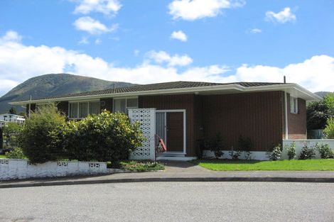 Photo of property in 20 Seaview Crescent, Picton, 7220