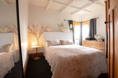 Photo of property in 180 Cambridge Road, Hillcrest, Hamilton, 3216