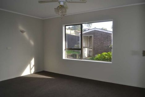 Photo of property in 16 Tiverton Crescent, Whalers Gate, New Plymouth, 4310