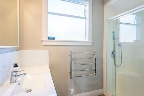 Photo of property in 28 Solway Street, Holmes Hill, Oamaru, 9401