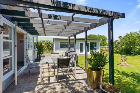 Photo of property in 10 Matai Street, Waikanae, 5036