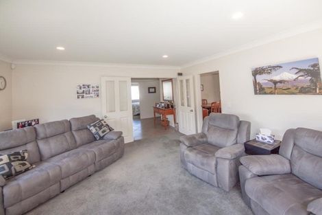 Photo of property in 89 Amesbury Drive, Churton Park, Wellington, 6037