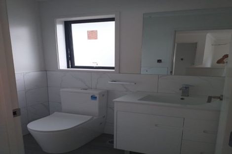 Photo of property in 2 Emerald Avenue, Rosehill, Papakura, 2113