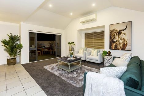 Photo of property in 1 Garrett Place, Riverstone Terraces, Upper Hutt, 5018