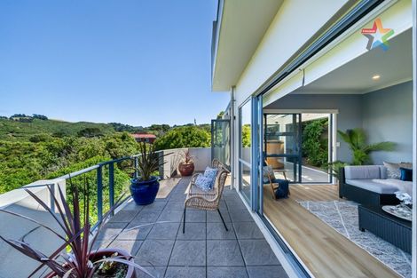 Photo of property in 7 Green Park Lane, Korokoro, Lower Hutt, 5012