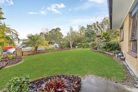 Photo of property in 10 Tanoa Place, Glendene, Auckland, 0602