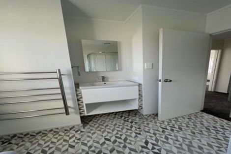 Photo of property in 1/5 Glen Road, Browns Bay, Auckland, 0630