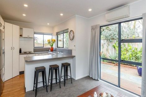 Photo of property in 9 Scandia Court, Hokowhitu, Palmerston North, 4410