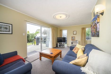 Photo of property in 17 Cargill Grove, Kelvin Grove, Palmerston North, 4414