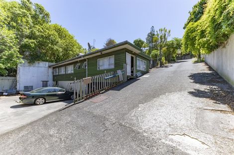 Photo of property in 323 Glenfield Road, Glenfield, Auckland, 0629