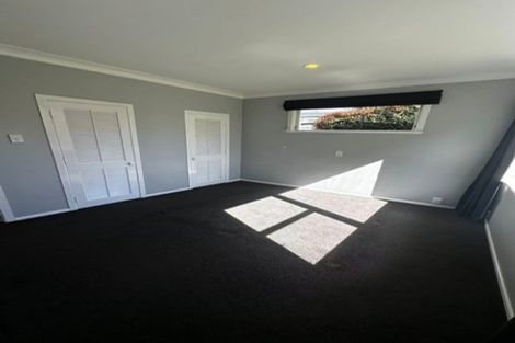 Photo of property in 120 Ennis Avenue, Pakuranga Heights, Auckland, 2010
