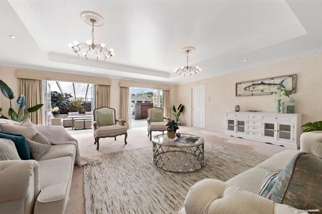 Photo of property in 1 Holly Way, Sunnyhills, Auckland, 2010