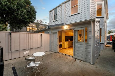 Photo of property in 23 Elizabeth Street, Mount Victoria, Wellington, 6011