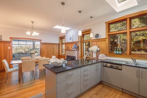 Photo of property in 94 Mount Pleasant Road, Mount Pleasant, Christchurch, 8081