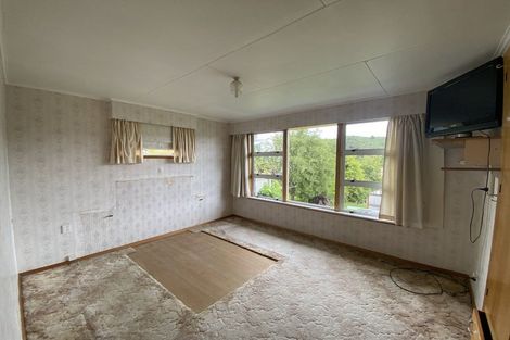 Photo of property in 100 Milton Terrace, Picton, 7220