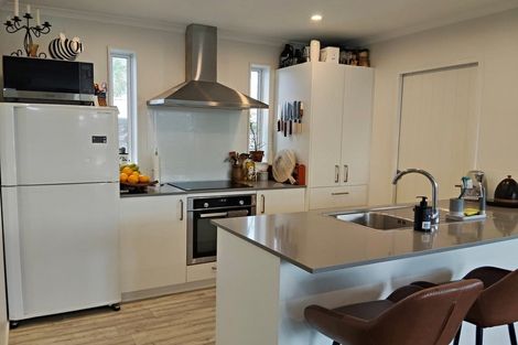 Photo of property in 10 Cohen Place, Milson, Palmerston North, 4414