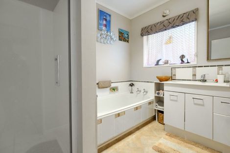 Photo of property in 34a Maungawhare Place, Otumoetai, Tauranga, 3110