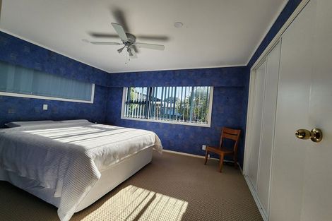 Photo of property in 24 Megan Avenue, Pakuranga Heights, Auckland, 2010