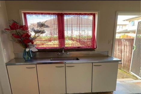 Photo of property in 2/54 Kenderdine Road, Papatoetoe, Auckland, 2025