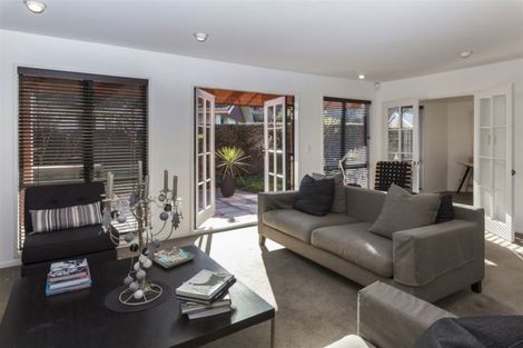 Photo of property in 100a Fendalton Road, Fendalton, Christchurch, 8014