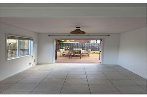 Photo of property in 17 Fitzwilliam Drive, Torbay, Auckland, 0630