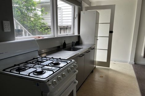 Photo of property in 18 Shoal Bay Road, Devonport, Auckland, 0624