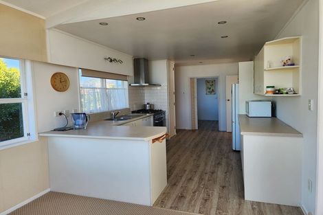 Photo of property in 24 Megan Avenue, Pakuranga Heights, Auckland, 2010