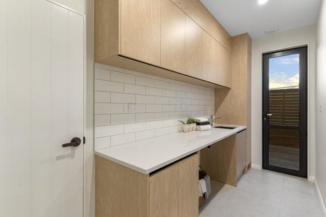 Photo of property in 8 Kumukumu Road, Long Bay, Auckland, 0630