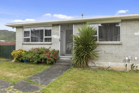 Photo of property in 34a Matthews Road, Wainuiomata, Lower Hutt, 5014