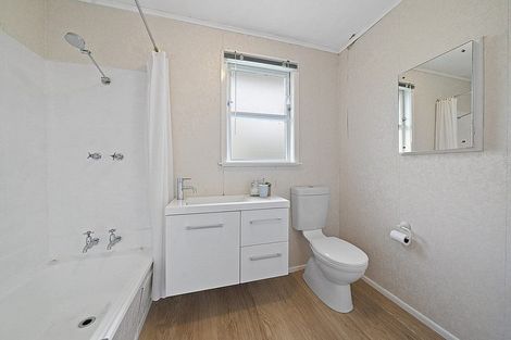 Photo of property in 3 Saint Edmund Crescent, Tawa, Wellington, 5028