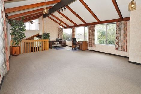 Photo of property in 72 Braid Road, St Andrews, Hamilton, 3200