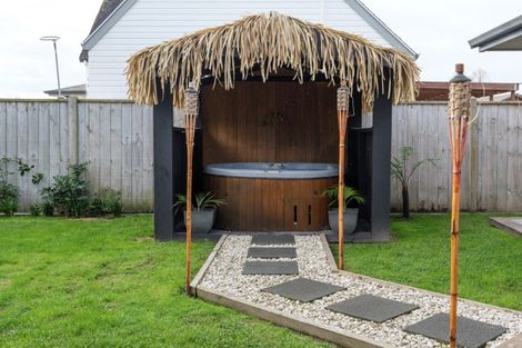 Photo of property in 8 Woodfield Place, Parkvale, Hastings, 4122