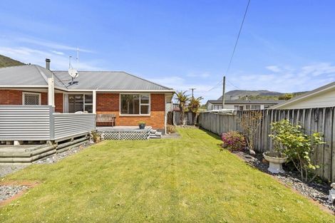 Photo of property in 157a Waikawa Road, Picton, 7220