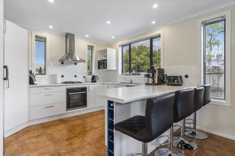 Photo of property in 3 Annamoe Place, East Tamaki, Auckland, 2013