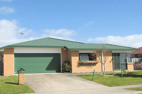 Photo of property in 77 Romana Crescent, Papamoa Beach, Papamoa, 3118