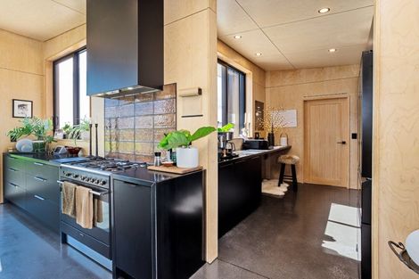 Photo of property in 68 Sunrise Drive, Seaward Bush, Invercargill, 9812