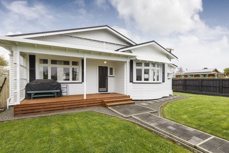 Photo of property in 2 Fagan Street, Sanson, 4817