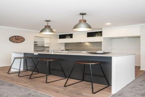 Photo of property in 2 Helenvale Crescent, Pokeno, 2402