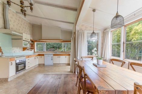 Photo of property in 16 Toia Street, Marton, 4710