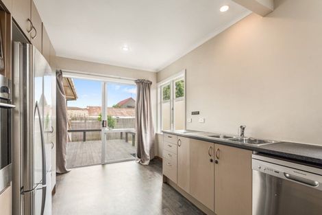 Photo of property in 7 Saint Albans Avenue, Hokowhitu, Palmerston North, 4410