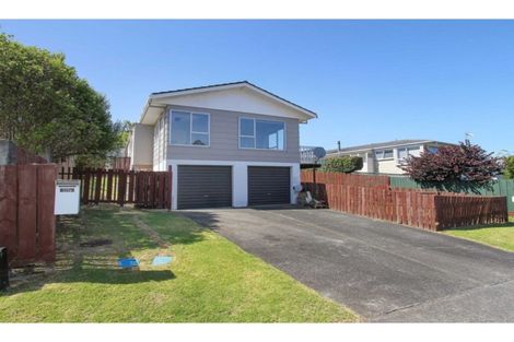 Photo of property in 1/117 Lynn Road, Bayview, Auckland, 0629