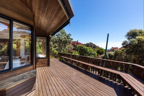 Photo of property in 79 Garden Road, Piha, New Lynn, 0772