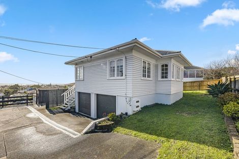 Photo of property in 4233 Great North Road, Glendene, Auckland, 0602