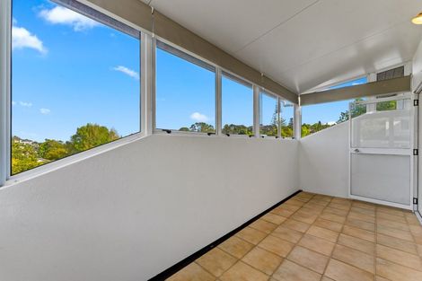 Photo of property in 1/104a Beach Road, Castor Bay, Auckland, 0620
