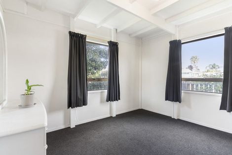 Photo of property in 100 Mayfair Avenue, Whangamata, 3620