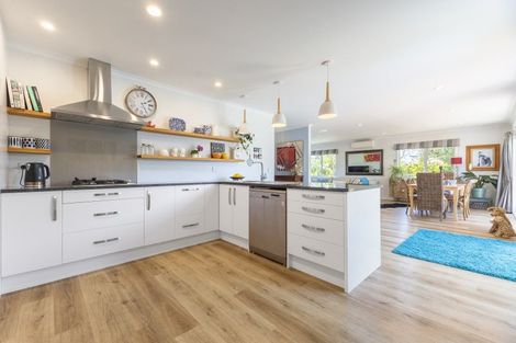 Photo of property in 58 Hillcrest Road North, Raumati Beach, Paraparaumu, 5032