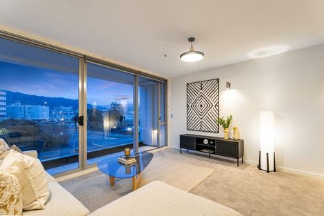 Photo of property in Aqua, 6/74 Oriental Parade, Oriental Bay, Wellington, 6011