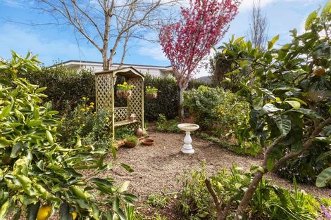 Photo of property in 424 Mangorei Road, Highlands Park, New Plymouth, 4312