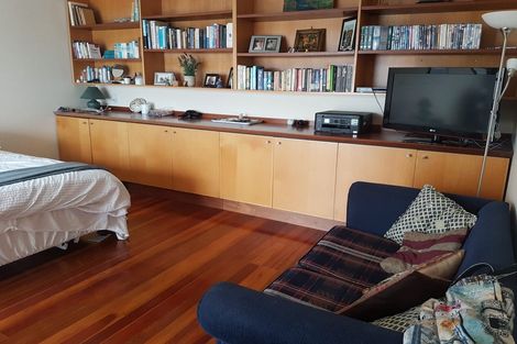 Photo of property in 22 Robieson Street, Roseneath, Wellington, 6011